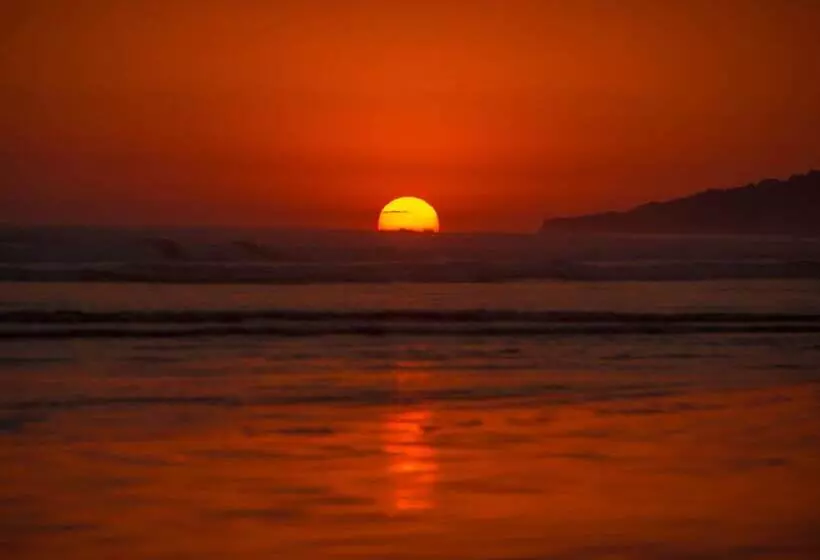 Sunset Del Mar Beach Resort