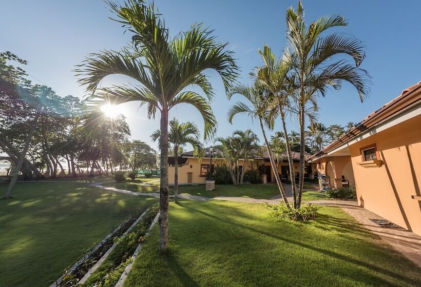 Sunset Del Mar Beach Resort