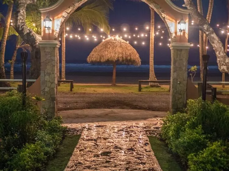 Sunset Del Mar Beach Resort