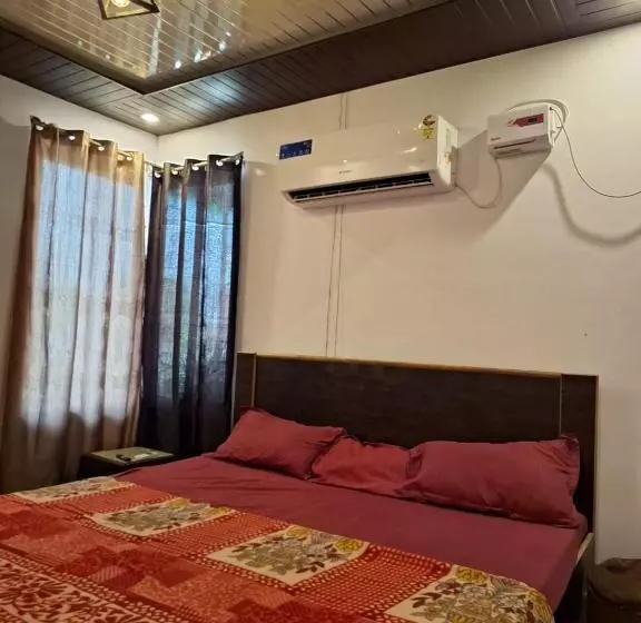 هتل Privyrooms Gorakhpur