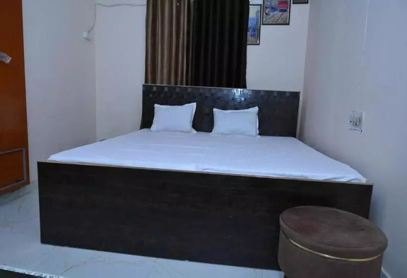 هتل Privyrooms Gorakhpur