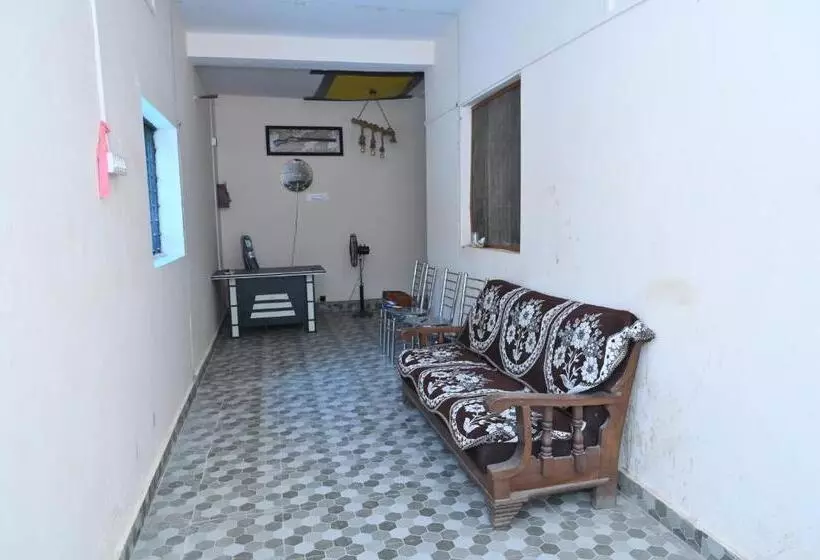 هتل Privyrooms Gorakhpur