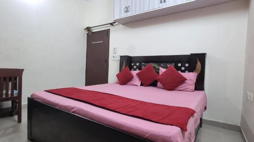 Hotel Mahadev Apartments By Around Stays