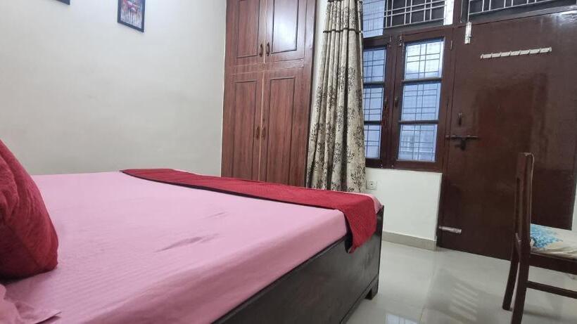 Hotel Mahadev Apartments By Around Stays