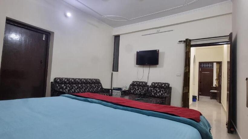 Hotel Mahadev Apartments By Around Stays