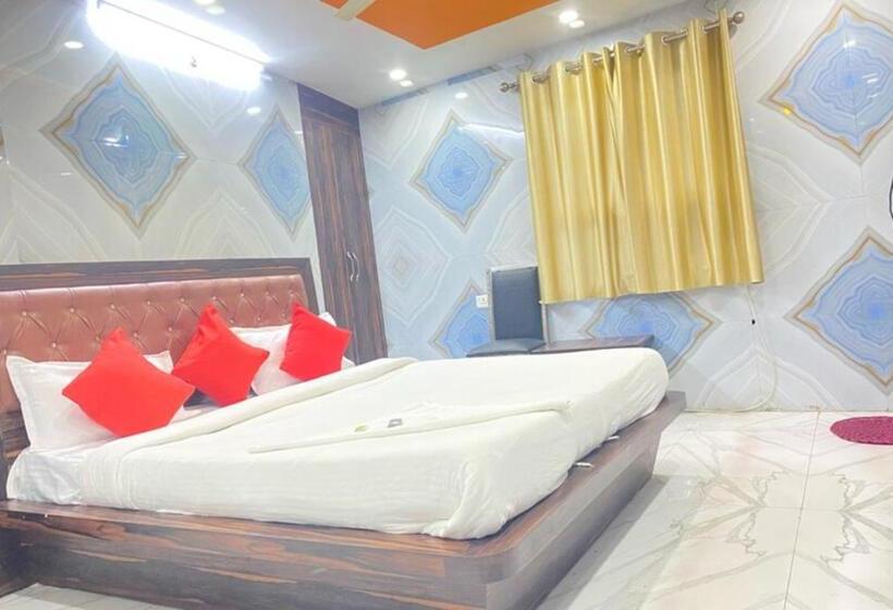 هتل Krishna Palace Charbagh Lucknow   Fully Air Conditioned   Near Lucknow Charbagh Railway Station   Go