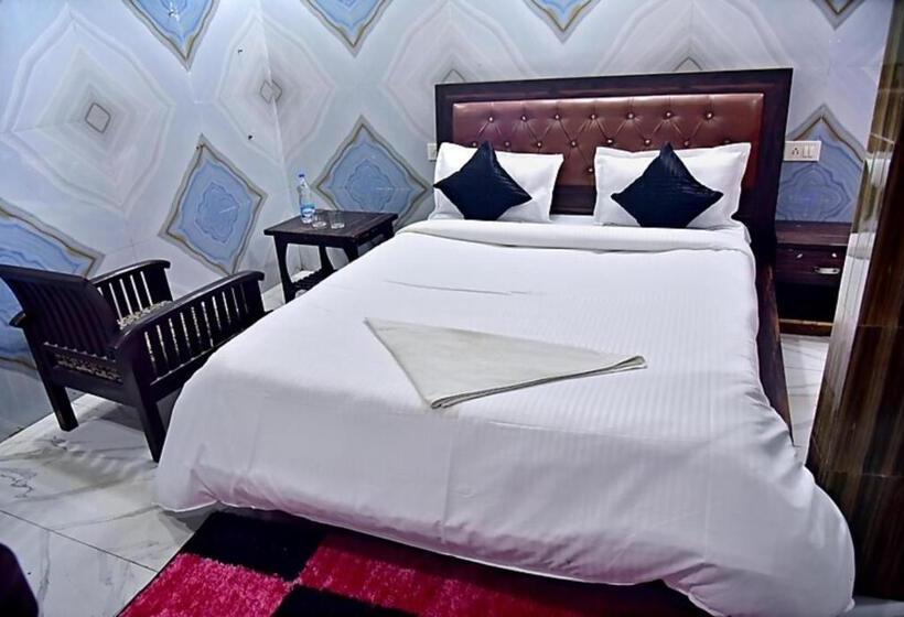 هتل Krishna Palace Charbagh Lucknow   Fully Air Conditioned   Near Lucknow Charbagh Railway Station   Go