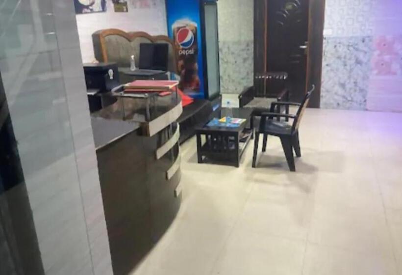 هتل Krishna Palace Charbagh Lucknow   Fully Air Conditioned   Near Lucknow Charbagh Railway Station   Go