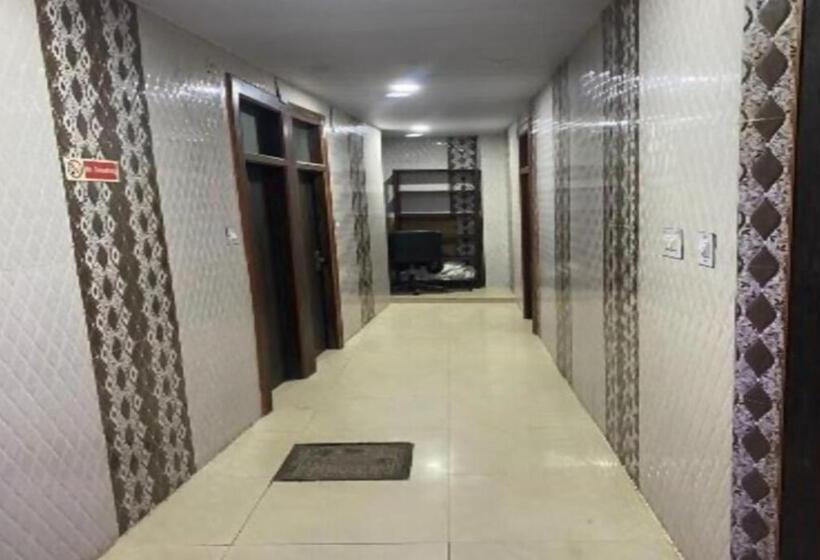 هتل Krishna Palace Charbagh Lucknow   Fully Air Conditioned   Near Lucknow Charbagh Railway Station   Go