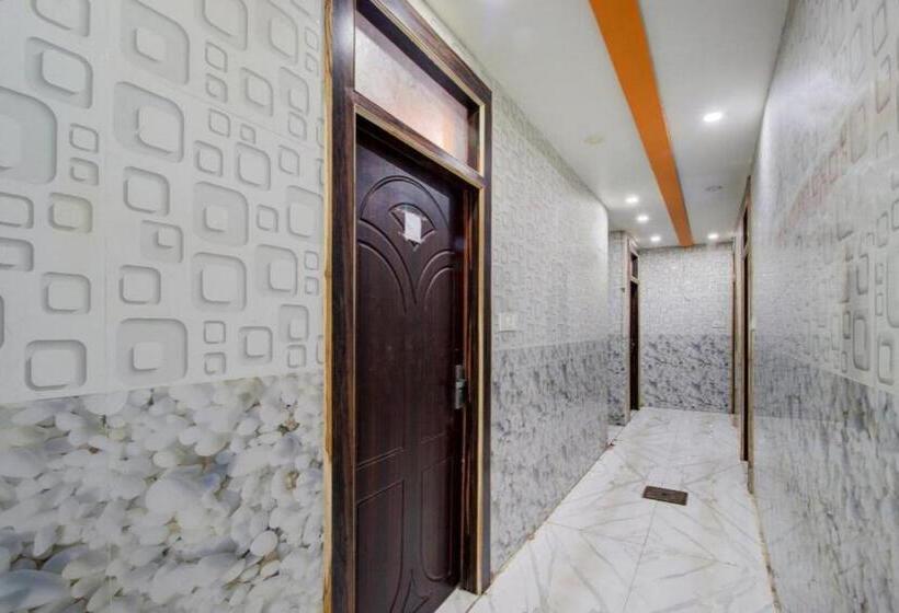 هتل Krishna Palace Charbagh Lucknow   Fully Air Conditioned   Near Lucknow Charbagh Railway Station   Go