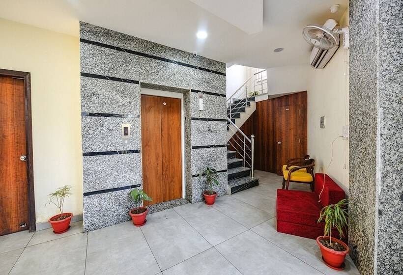 Fabhotel Hc Dream Majestic