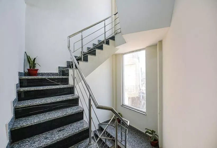 Fabhotel Hc Dream Majestic