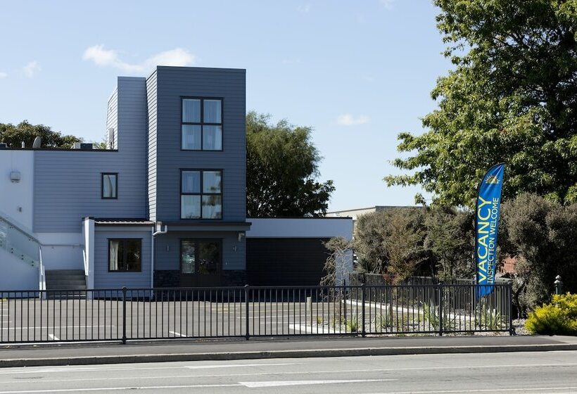 239 On Lincoln Motel