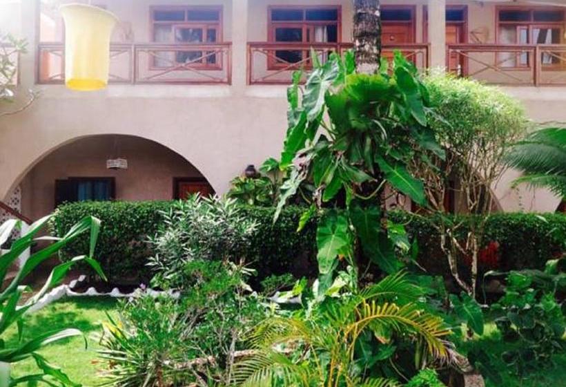 Boblin La Mer Hotel Restaurant Plage