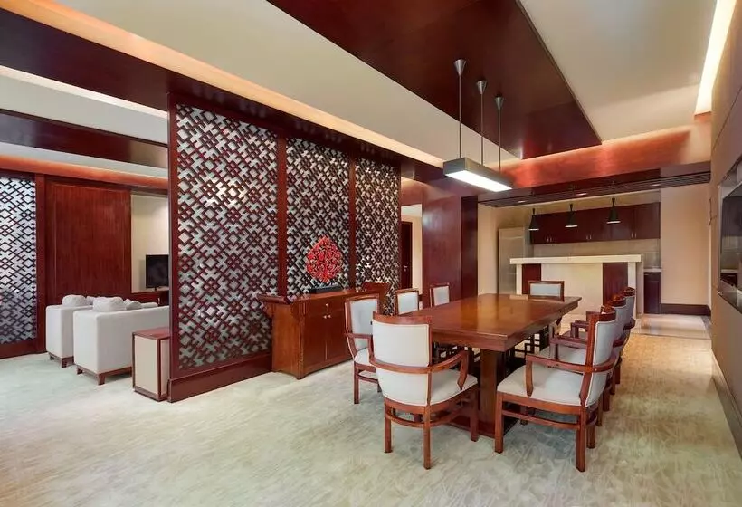 Hotelli Four Points By Sheraton Danzhou