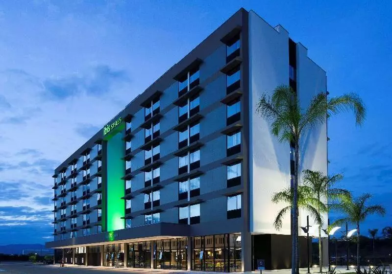 ホテル Ibis Styles Taubate