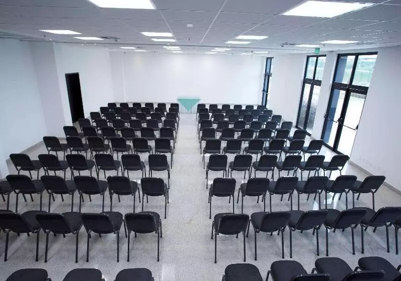 ホテル Ibis Styles Taubate
