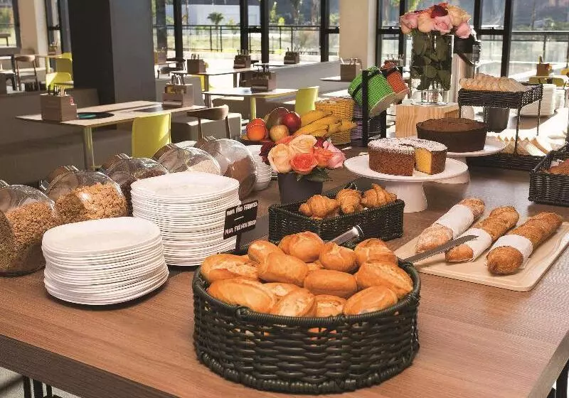 ホテル Ibis Styles Taubate