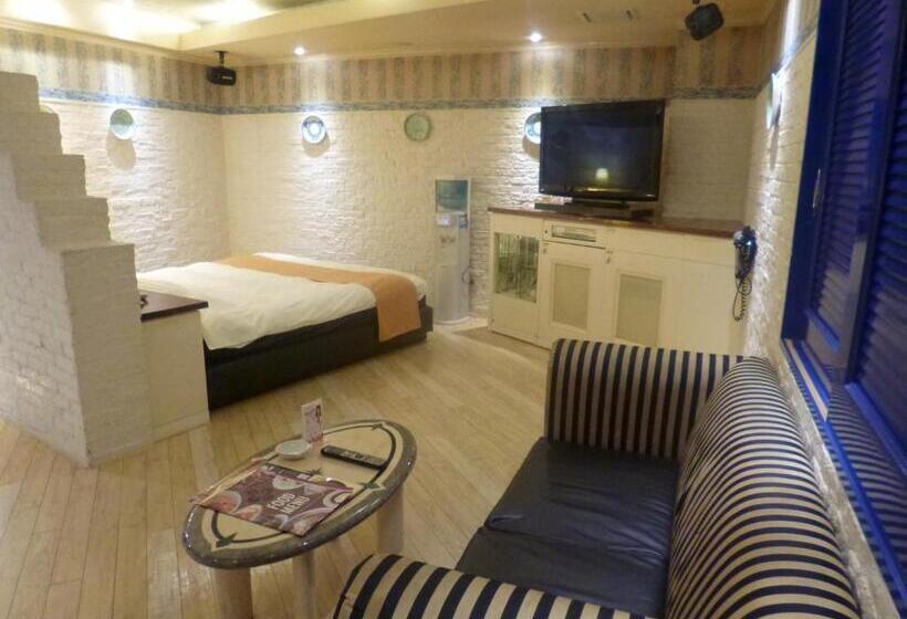 فندق Large Adults Only