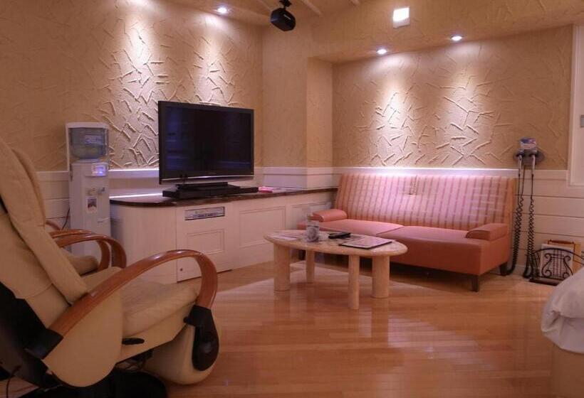 فندق Large Adults Only