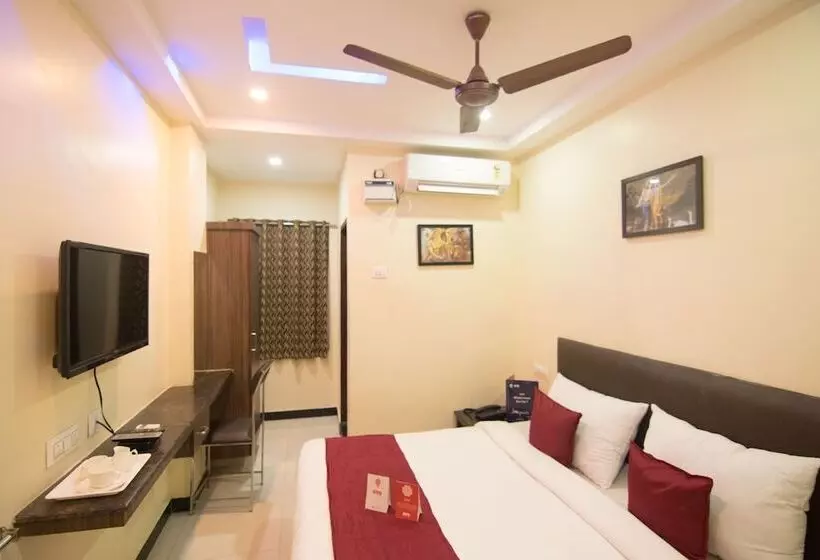 ホテル Oyo Rooms Near Gokul Theatre