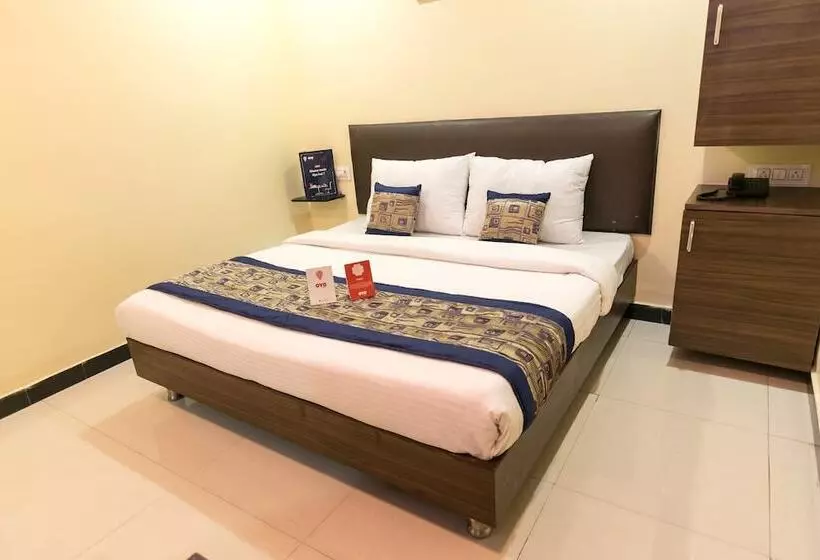 ホテル Oyo Rooms Near Gokul Theatre