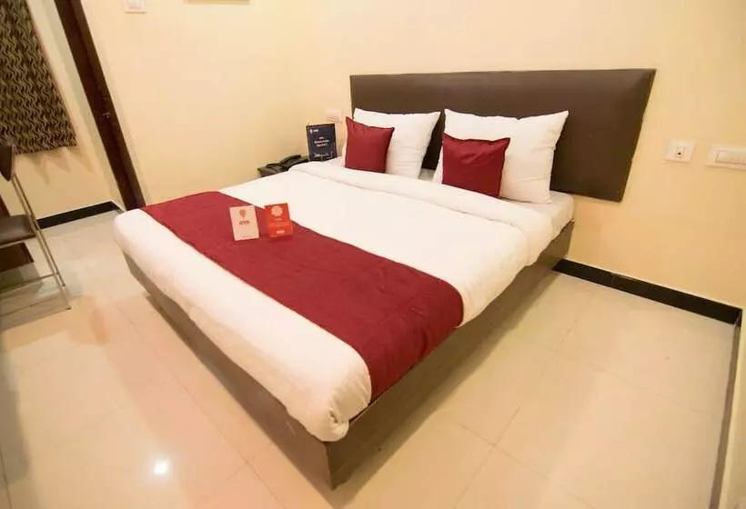 ホテル Oyo Rooms Near Gokul Theatre
