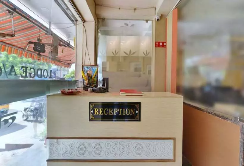 ホテル Oyo Rooms Near Gokul Theatre