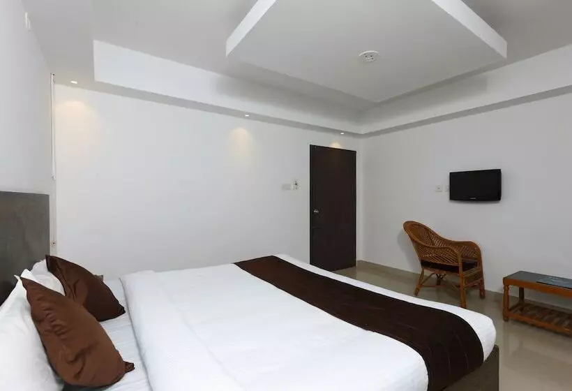هتل Oyo Rooms Near Naidupuram Pillayar Temple