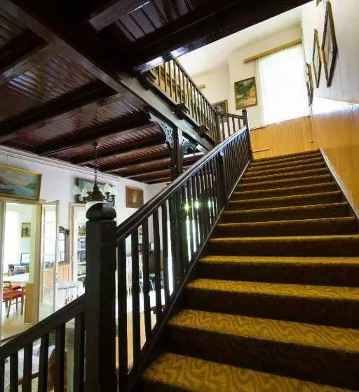 تختخواب و صبحانه Bendegúz Villa