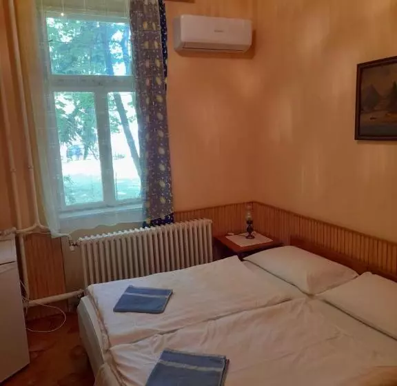 تختخواب و صبحانه Bendegúz Villa