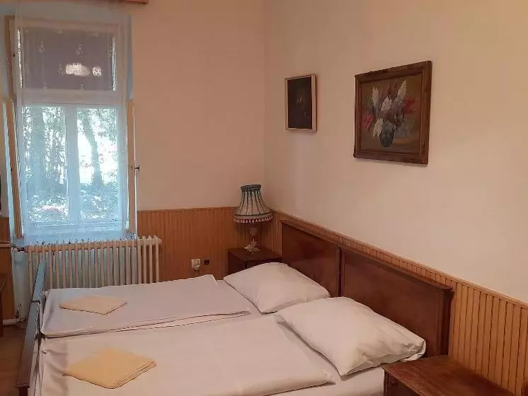 تختخواب و صبحانه Bendegúz Villa