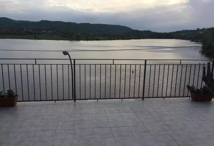 ベッドアンドブレックファースト La Finestra Sul Lago
