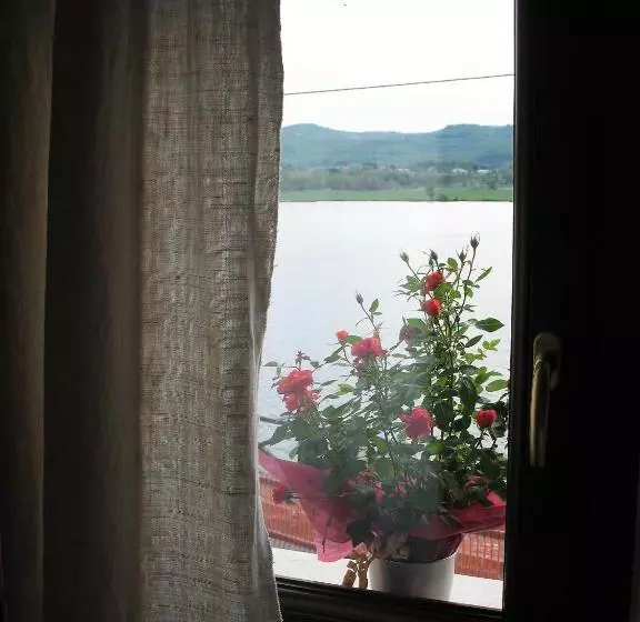 ベッドアンドブレックファースト La Finestra Sul Lago