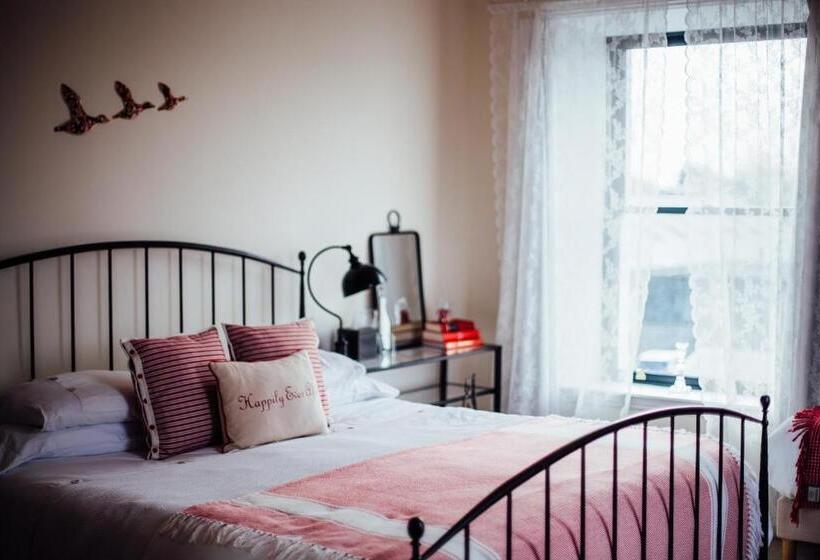 Bed & Breakfast Tom Blake House