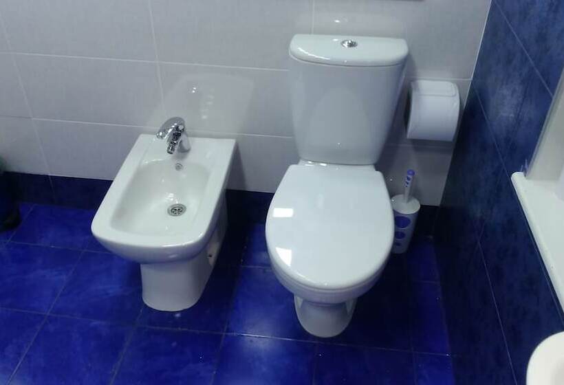 Отель Lilo Near Airport