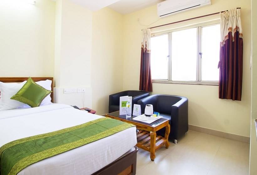 בית מלון כפרי Treebo Trip Sun Square