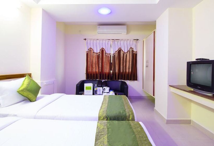 בית מלון כפרי Treebo Trip Sun Square