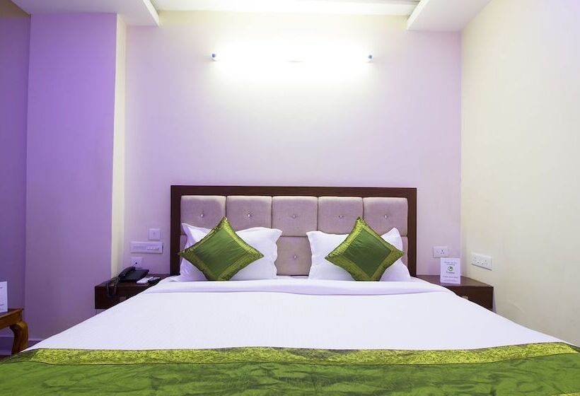 בית מלון כפרי Treebo Trip Sun Square