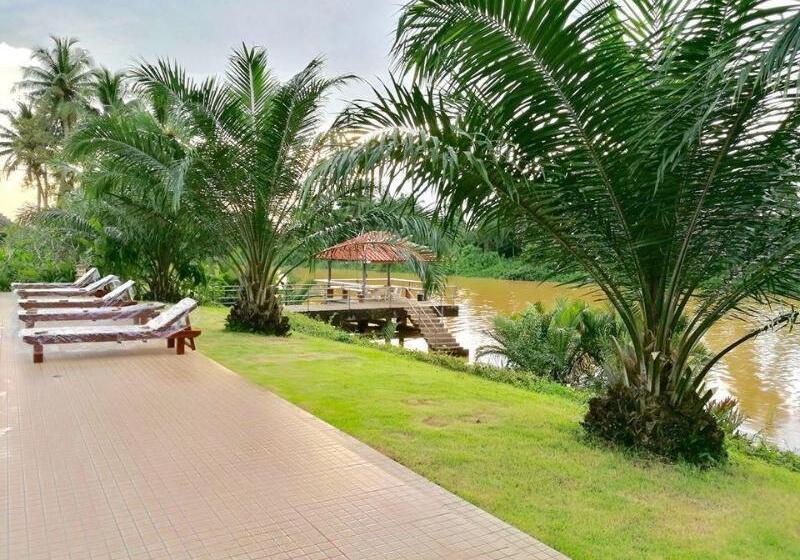 Lamphurai Riverside Resort And Spa