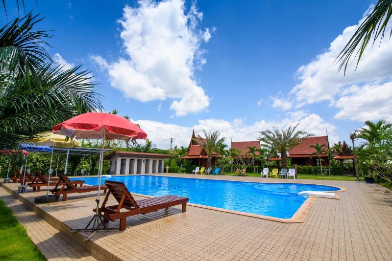 Lamphurai Riverside Resort And Spa