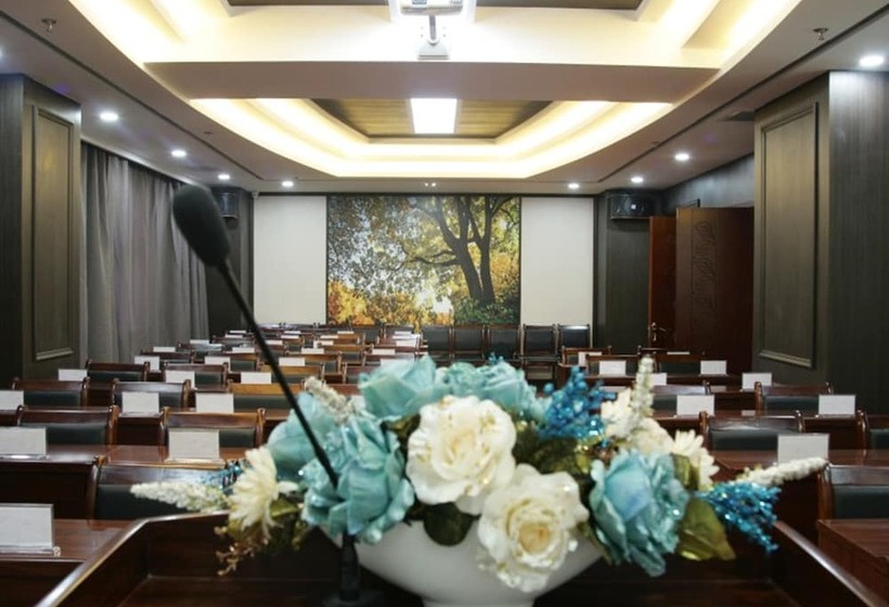 Greentree Inn Liaoyuan Longshan District Train Station Longjihuadian Hotel_