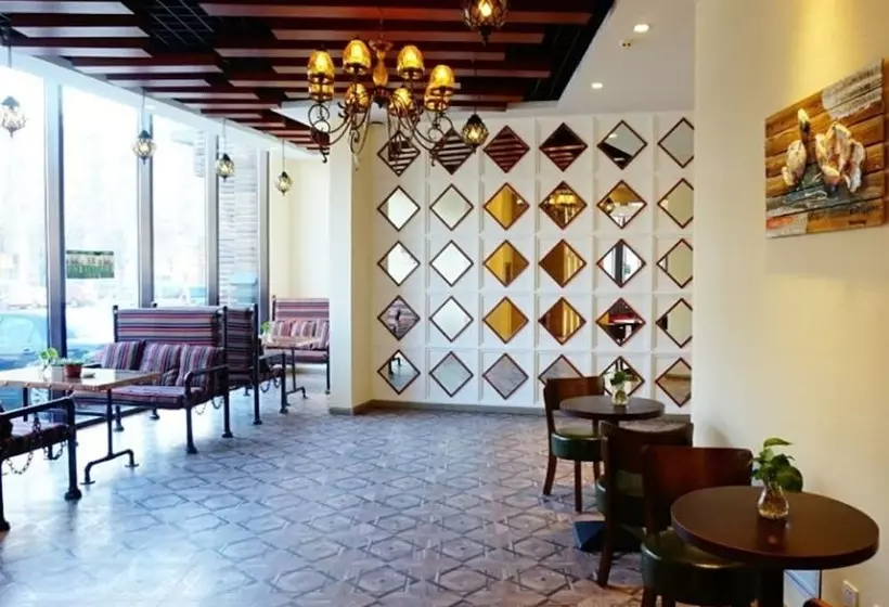 Greentree Inn Liaoyuan Longshan District Train Station Longjihuadian Hotel_