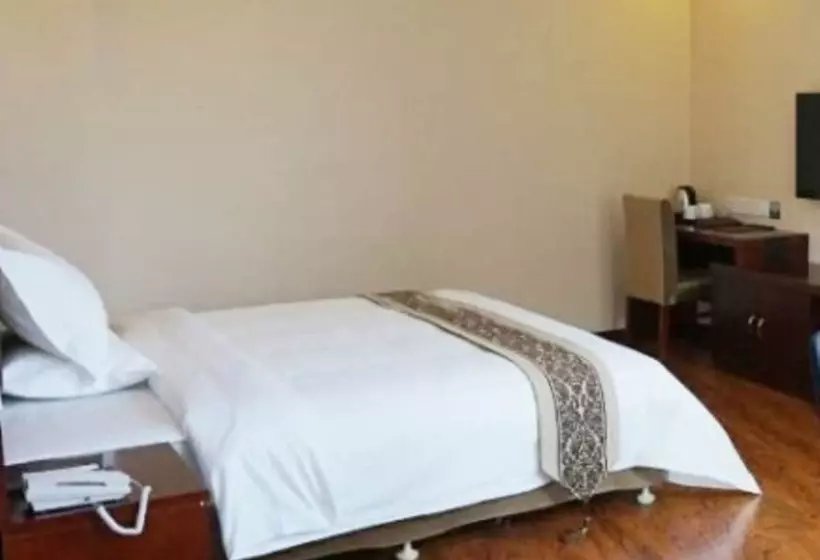 Greentree Inn Liaoyuan Longshan District Train Station Longjihuadian Hotel_