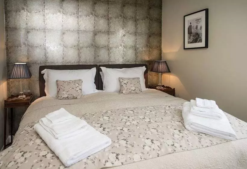 Callender House B&b