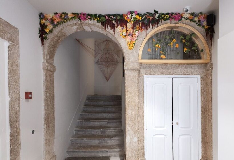 تختخواب و صبحانه Esqina Urban Lodge