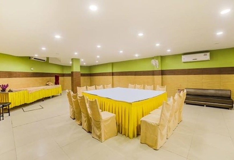 Fabhotel Golden Village