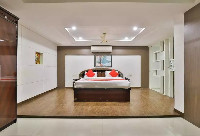 ホテル Shree Plaza