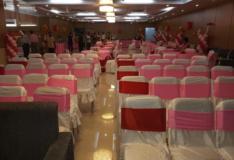 Hotelli The Golden Sunrise