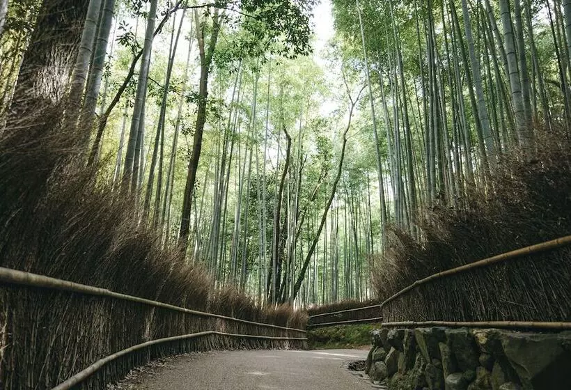Hotelli Tokyu Stay Kyoto Sanjokarasuma